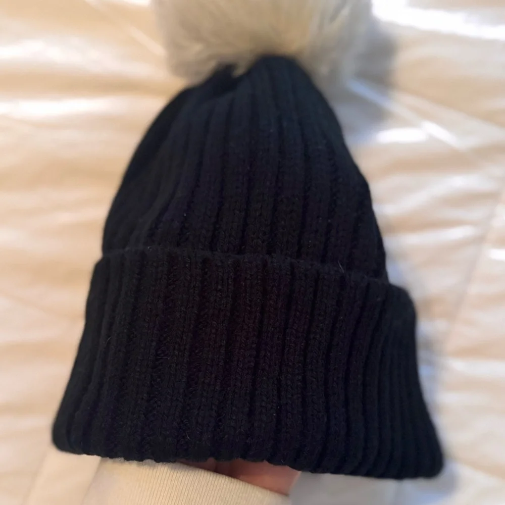14th & UNION Black Beanie Hat w White Faux Fur Pom Pom Top